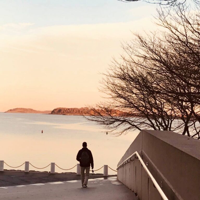 Nếu bạn cần đưa ra một quyết định nghiêm túc nào đó, bạn sẽ lắng nghe lời khuyên của ai nhất?