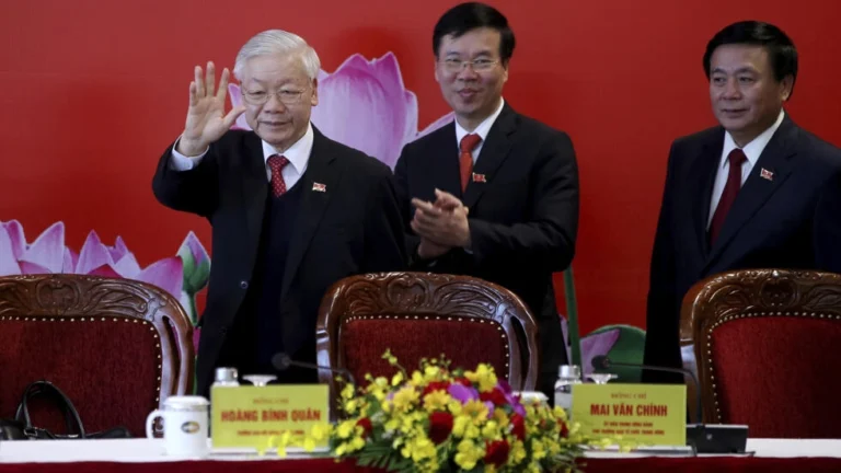 Chống tham nhũng thời hậu Nguyễn Phú Trọng: Sẽ vẫn “diệt chuột không để vỡ bình” Chống tham nhũng thời hậu Nguyễn Phú Trọng: Sẽ vẫn “diệt chuột không để vỡ bình”