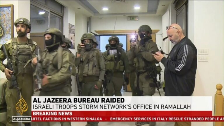 Israel đột kích và đóng cửa văn phòng của Al Jazeera tại Ramallah ở Bờ Tây