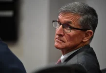 CỰU CỐ VẤN AN NINH QUỐC GIA MICHAEL FLYNN BỊ VẠCH TRẦN LÀ ĐẠI DIỆN CHO ĐỒNG MINH CỦA PUTIN