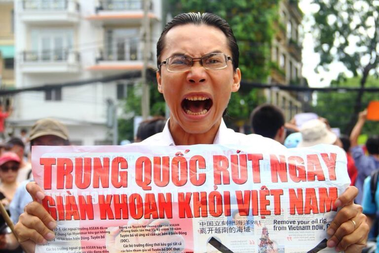 Lịch sử tranh chấp giữa Trung Quốc và Việt Nam Lịch sử tranh chấp giữa Trung Quốc và Việt Nam