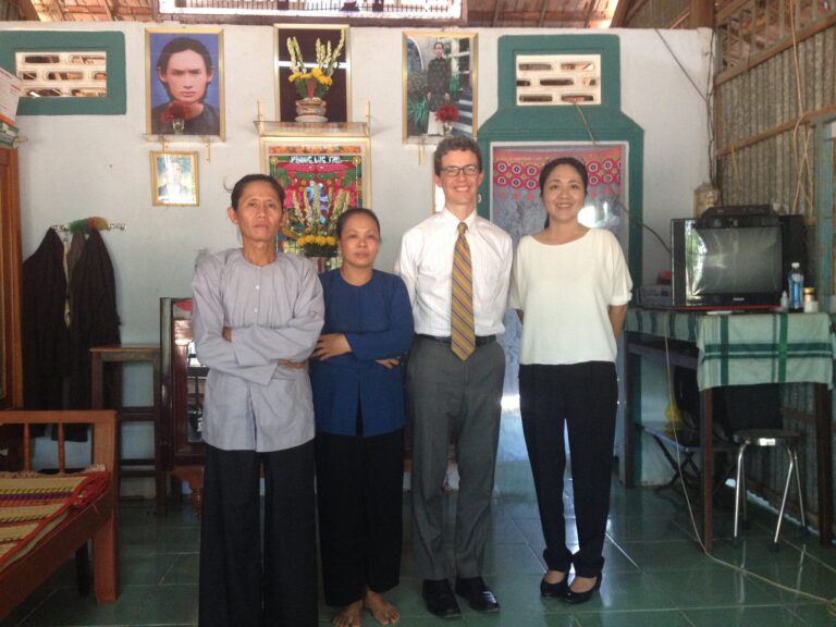 CHUYẾN THĂM MAI THỊ DUNG CỦA ÔNG CHARLES SELLERS