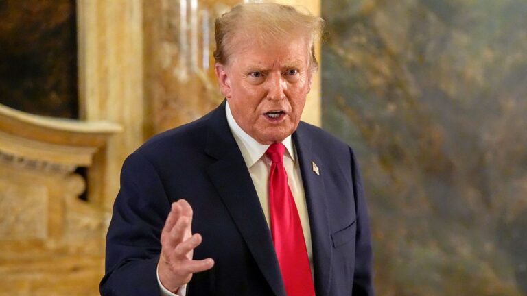 Kiểm tra thực tế: Trump tuyên bố sai sự thật rằng các tiểu bang Dân chủ đang thông qua luật cho phép mọi người hành quyết trẻ sơ sinh sau khi sinh