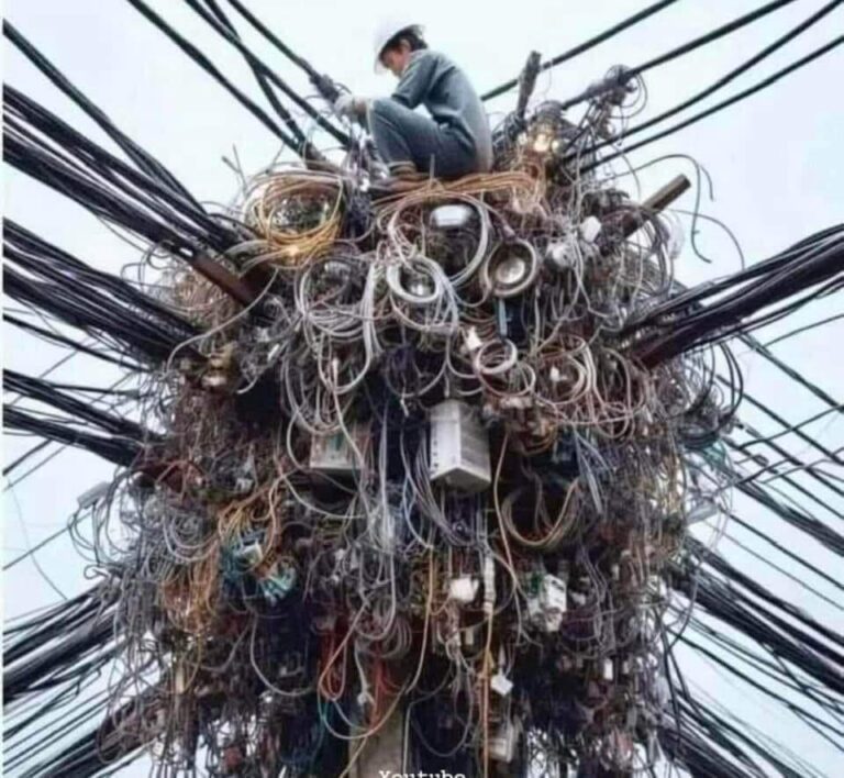 Nhìn đâu cũng thấy “điểm nghẽn”