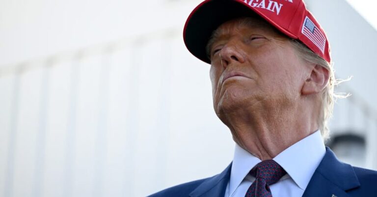 TRUMP BỊ CÁO BUỘC MỞ CỬA CHO THAM NHŨNG TÀI CHÍNH KHI CÁC NHÀ TÀI TRỢ CHO TRUMP TRONG TIẾN TRÌNH CHUYỂN GIAO VẪN ĐƯỢC GIỮ BÍ MẬT TRUMP BỊ CÁO BUỘC MỞ CỬA CHO THAM NHŨNG TÀI CHÍNH KHI CÁC NHÀ TÀI TRỢ CHO TRUMP TRONG TIẾN TRÌNH CHUYỂN GIAO VẪN ĐƯỢC GIỮ BÍ MẬT