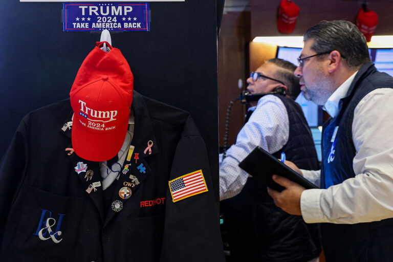 Nền kinh tế Trump: Thuế quan, thuế và nợ lớn sẽ ảnh hưởng đến người lao động như thế nào?