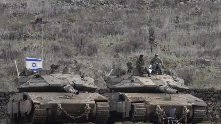 Syria : Phe nổi dậy tiến gần đến Damas, Israel tăng cường phòng thủ ở Golan
