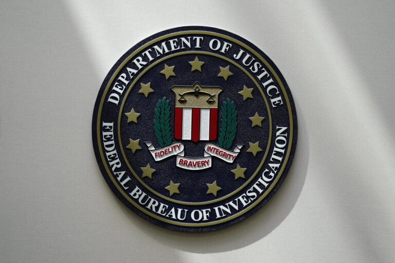 Những điều cần biết về Kash Patel, người được Trump chọn làm giám đốc FBI Những điều cần biết về Kash Patel, người được Trump chọn làm giám đốc FBI