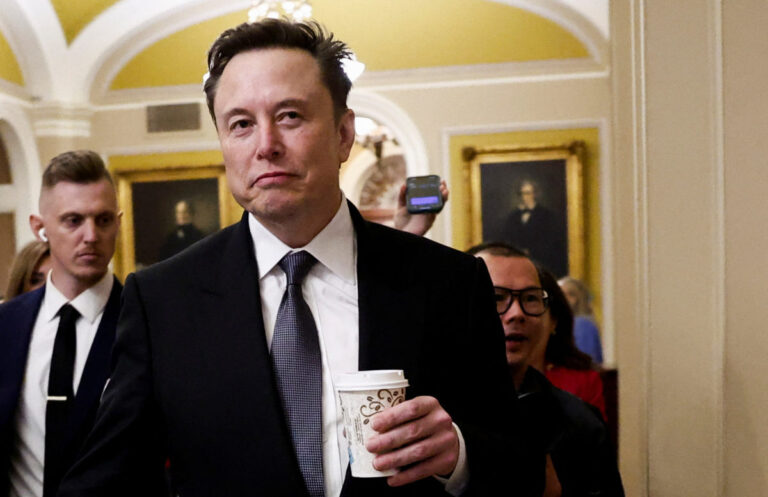 Musk và Ramaswamy đến thăm Đồi Capitol để thảo luận về kế hoạch cắt giảm chính phủ liên bang của Trump