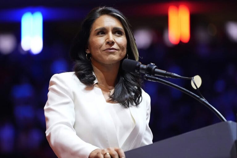 Truyền hình Nga gọi Tulsi Gabbard là ‘bạn gái của chúng tôi’. Cô ấy có thể giữ bí mật của Hoa Kỳ không?