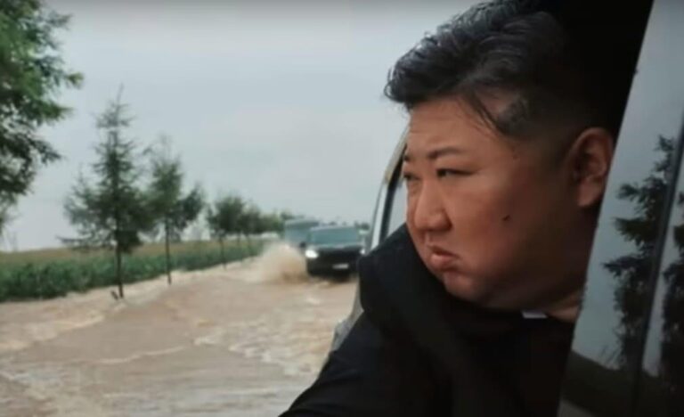 NHỮNG BIỂU TƯỢNG QUYỀN LỰC CỦA KIM JONG-UN…