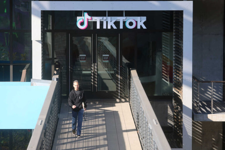 TikTok sẽ ‘Tắt máy’ vào Chủ Nhật vì 170 triệu người dùng tại Mỹ TikTok sẽ ‘Tắt máy’ vào Chủ Nhật vì 170 triệu người dùng tại Mỹ