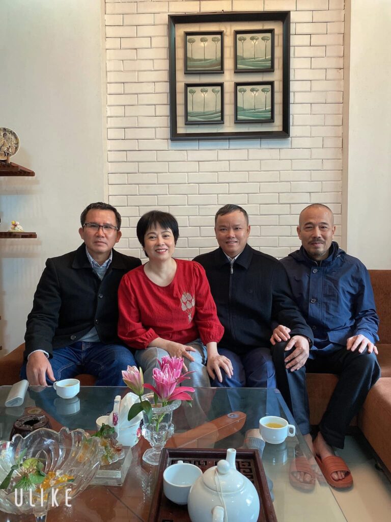 TÙ CHÍNH TRỊ