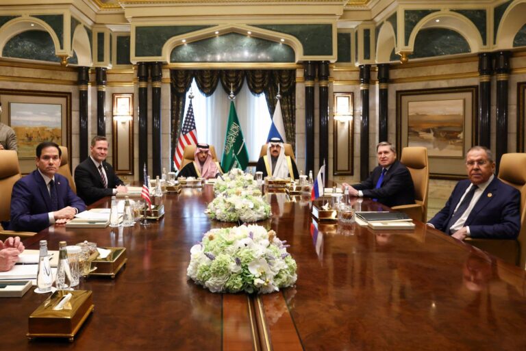 NHÓM CỦA TRUMP THẤT BẠI NẶNG NỀ TRONG CÁC CUỘC ĐÀM PHÁN VỚI ĐIỆN KREMLIN, COI ĐÓ LÀ THÀNH CÔNG