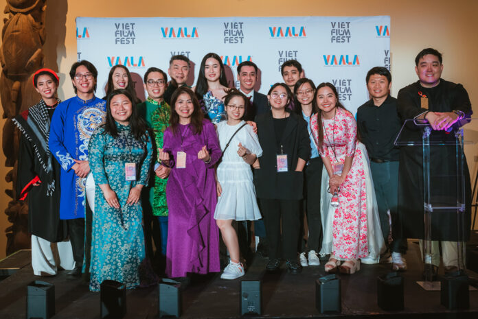 hinh-chinh-trang-nhat-vff-day1-awards-ln-56