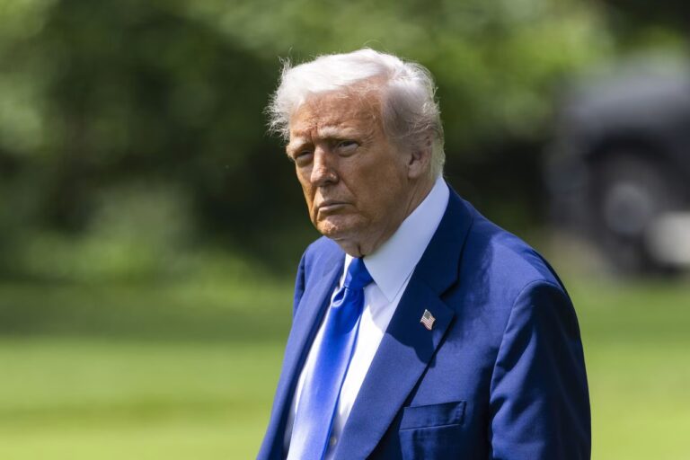 WSJ: Hành động bãi bỏ thuế quan vĩ đại của Trump