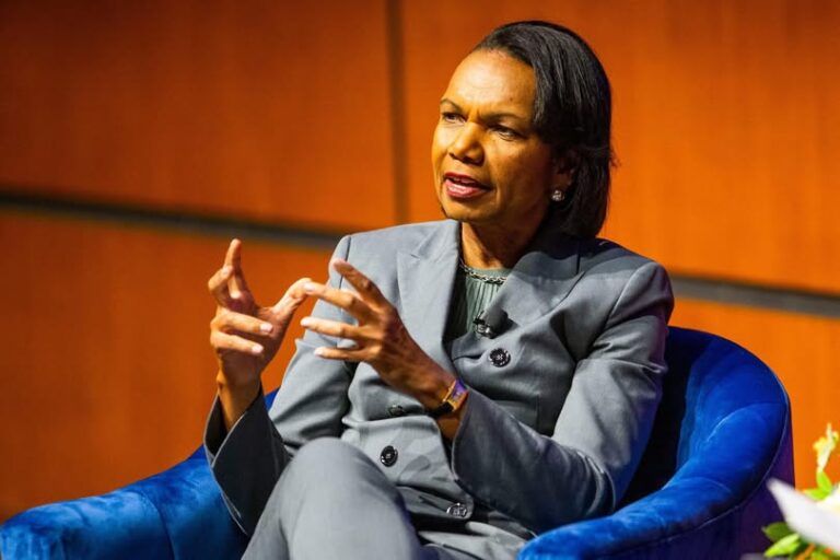 CONDOLEEZZA RICE: PUTIN NGÀY CÀNG TRỞ NÊN ‘TUYỆT VỌNG’