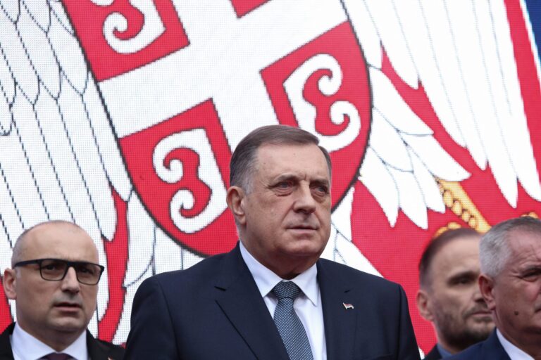 Lãnh đạo người Serb Bosnia Dodik: Từ người được phương Tây sủng ái đến người ly khai thân Nga