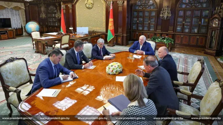 Mỹ tốc lực tái lập quan hệ với Belarus: Kịch bản hoàn toàn có lợi cho Putin?