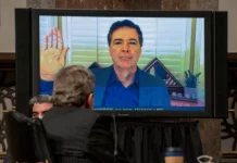 ‘Hãy mở phiên tòa’: Comey tuyên bố vô tội khi Trump hân hoan trước bản cáo trạng của bồi thẩm đoàn mà ông yêu cầu