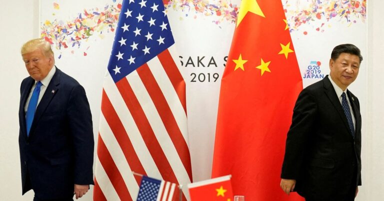 Trump tuyên bố tăng thuế nhập khẩu Trung Quốc lên 100% và thiết lập kiểm soát xuất khẩu phần mềm quan trọng