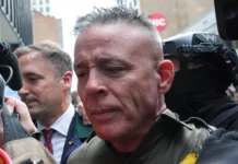 Người đứng đầu lực lượng tuần tra biên giới dẫn đầu chiến dịch trấn áp nhập cư của Trump tại Chicago được lệnh báo cáo hàng ngày với thẩm phán liên bang