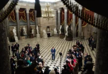 Epstein Cập nhật Trực tiếp: Các Nghị sĩ Đảng Cộng hòa Công bố Hàng nghìn Tài liệu