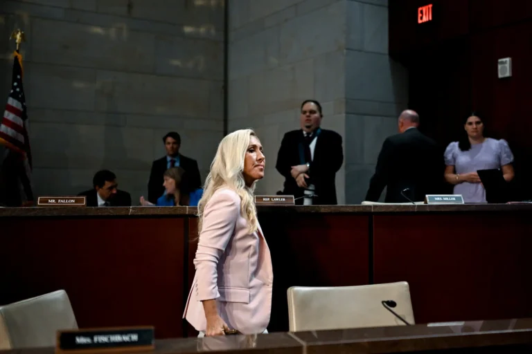 MTG – Nancy Mace và Sự Sụp Đổ Của MAGA Trong Quốc Hội Mỹ