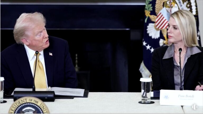 Khi Bộ Tư pháp quỳ gối: Trump, Epstein, và sự đảo ngược chuẩn mực hậu-Watergate