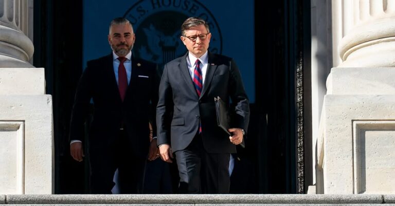 Shutdown và đồng tiền của dân – vì sao im lặng là nguy hiểm