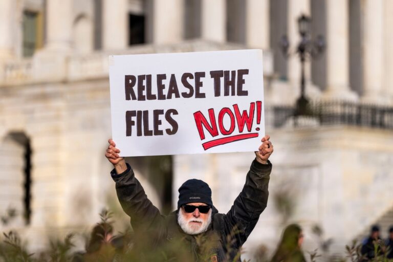 Thượng viện thông qua dự luật công bố hồ sơ Epstein sau cuộc bỏ phiếu gần như nhất trí của Hạ viện