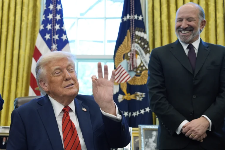 ‘Ông ấy thực sự đang làm suy yếu nền kinh tế’: Tại sao chiến lược của Trump có thể thất bại