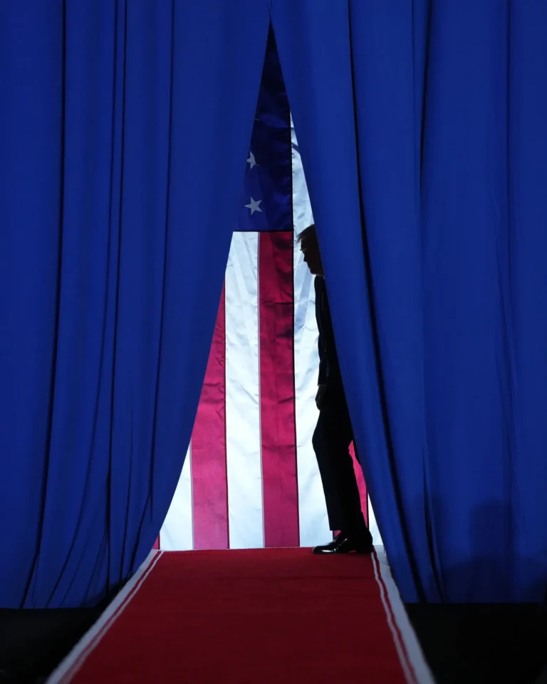 Tại sao Trump lại có thể thoát tội?