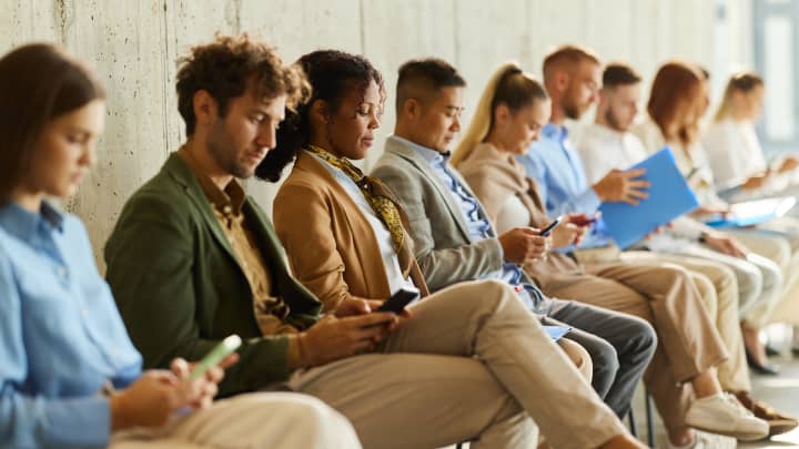 Tác động của việc trì hoãn thuế quan bắt đầu có hiệu lực, có thể khiến các công ty phải cắt giảm biên chế vào năm 2026