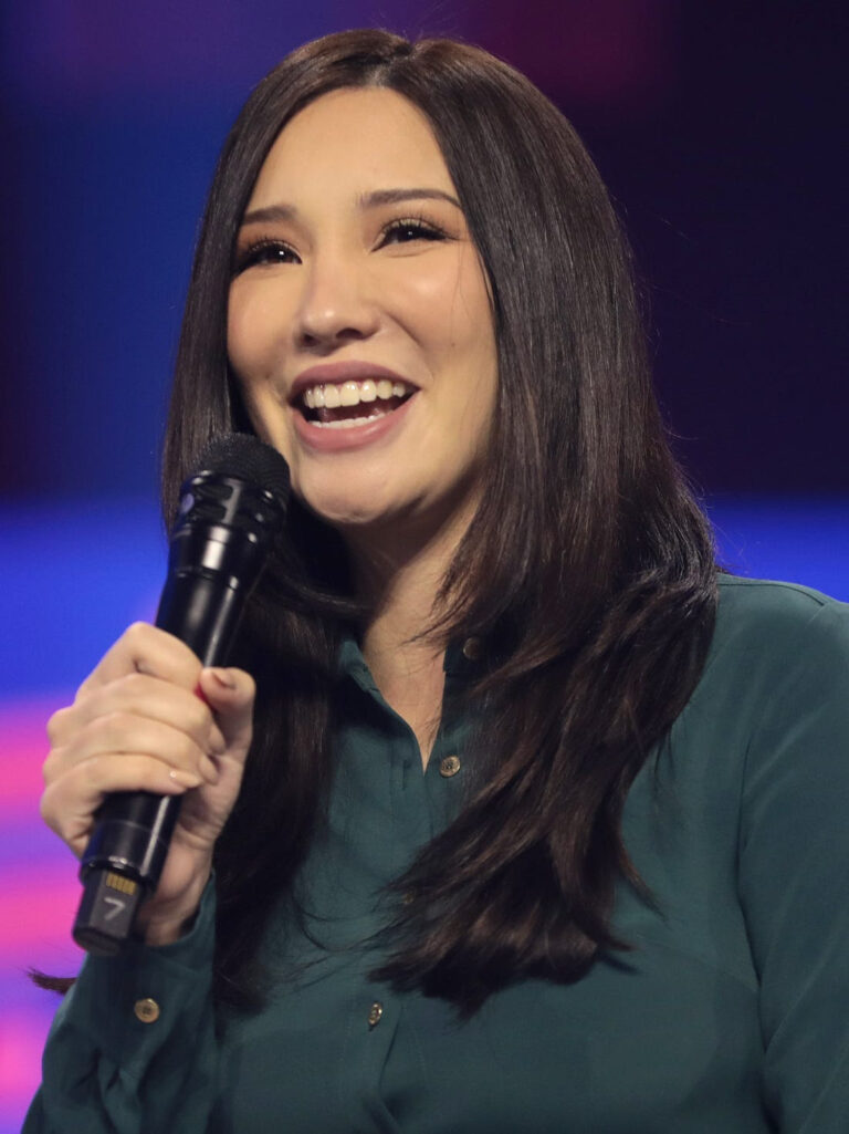 Từ việc “rửa tiền” tuyên truyền của Nga với Tenet Media đến thẻ xanh Mỹ: Trở thành người có tầm ảnh hưởng ở Nga quả là có lợi – Lauren Chen