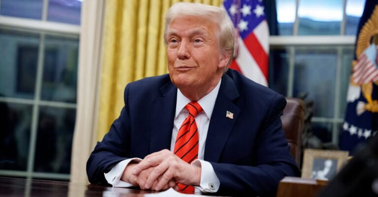 Đoán xem Trump thích quyền lực tổng thống nào nhất