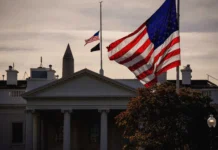 NỢ SINH VIÊN MỸ: TỪ GIÁO DỤC CÔNG → CỖ MÁY HÚT TIỀN