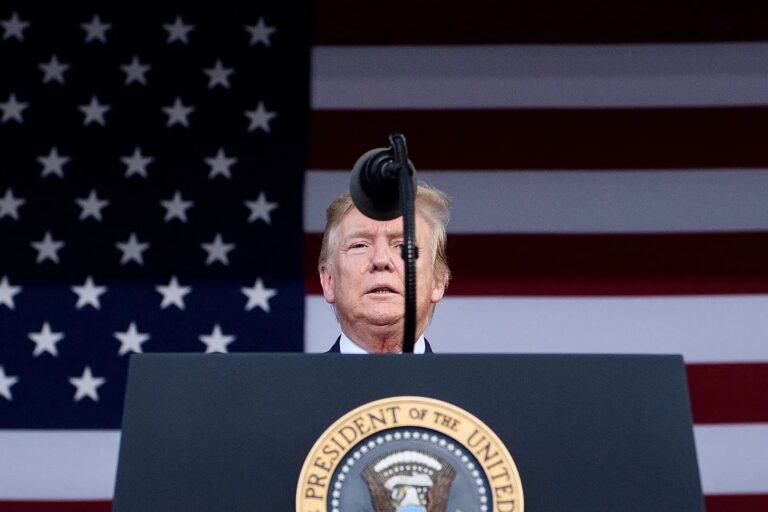 NGƯỜI MỸ ĐANG QUAY LƯNG MẠNH MẼ VỚI CHỦ NGHĨA TRUMP