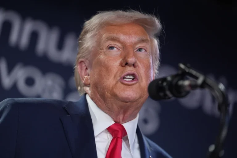 Chính quyền Trump yêu cầu các cơ quan thu thập dữ liệu về số tiền được gửi đến các tiểu bang do đảng Dân chủ kiểm soát.