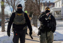 Ẩn mình ngay trước mắt mọi người