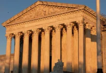 Tòa án Tối cao Mỹ hủy bỏ thuế quan của Trump, Wexner khai tên những người liên quan dưới lời thề, Andrew bị bắt giữ, các đồng minh phong tỏa căn cứ của Iran, và các văn bản gây chấn động của J6 được hé lộ.