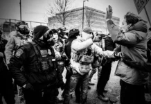 Tôi đã đưa tin về lạm dụng quyền lực của cảnh sát trong 20 năm. Những gì ICE đang làm thì khác.