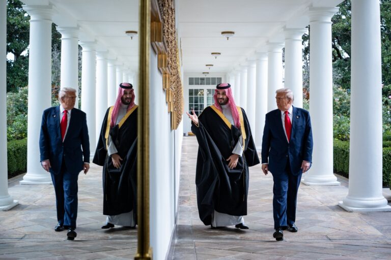 Lãnh đạo Saudi được cho là đang thúc giục ông Trump tiếp tục cuộc chiến chống Iran trong các cuộc điện đàm gần đây