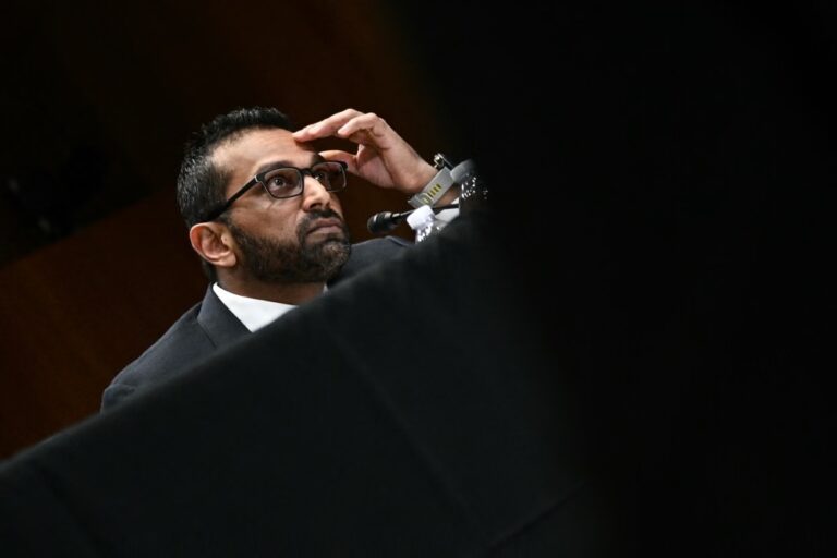 Những vụ sa thải mới nhất của Kash Patel đã loại bỏ các đặc vụ có chuyên môn về Iran