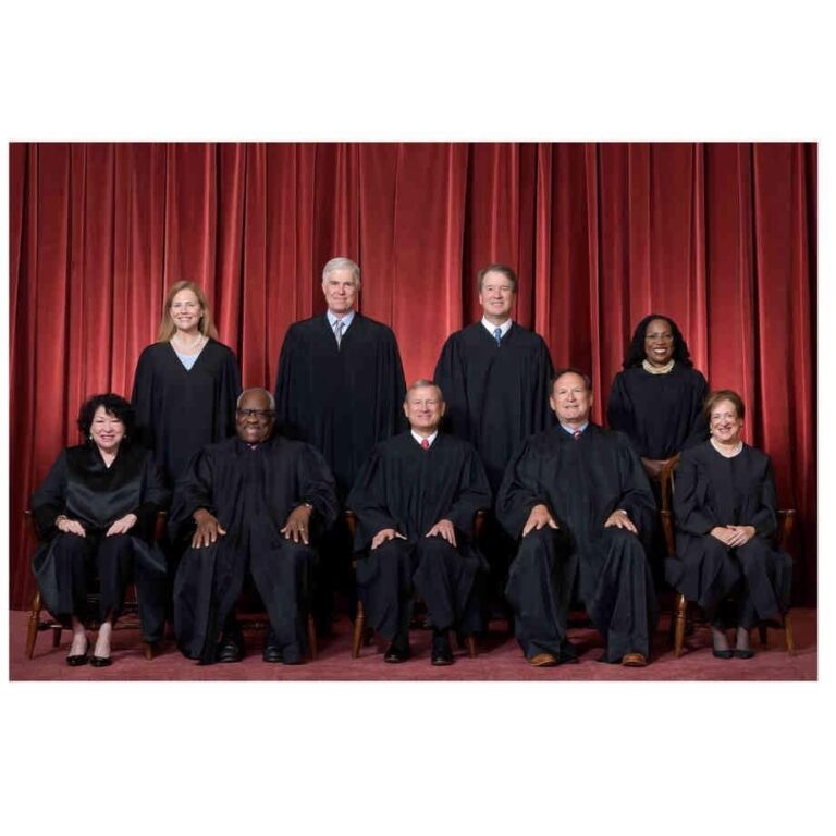 Thuế quan “khổng lồ” của Trump: từ lời hứa chia tiền cho dân đến nguy cơ phải hoàn lại