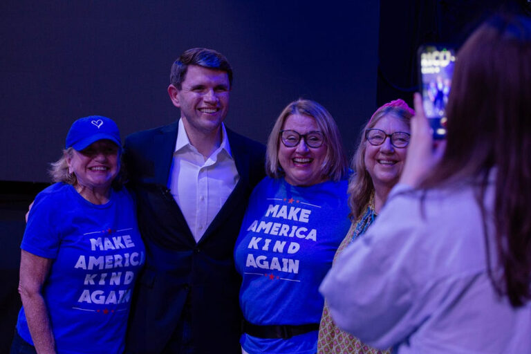 Đối với đảng Cộng hòa, ông ấy là mối quan tâm hàng đầu.