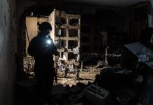 Những lời đe dọa của ông Trump và việc tăng cường quân Mỹ làm dấy lên viễn cảnh về một trận chiến giành quyền kiểm soát Hormuz