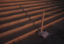 Các Thẩm phán đã Hành xử như những Đảng viên trong Phán quyết về Quyền Bầu cử