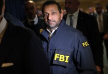 Nỗ lực của Kash Patel nhằm chống lại một nghị sĩ Đảng Dân chủ làm dấy lên những lo ngại trong nội bộ FBI.