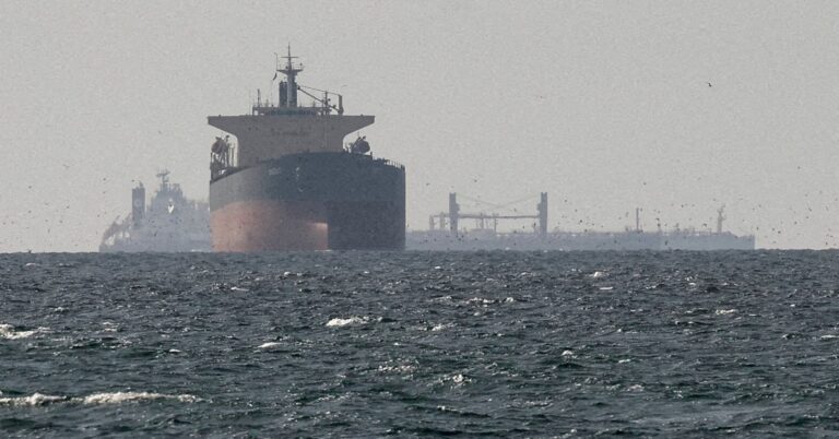 CANH BẠC HORMUZ: KHI “PROJECT FREEDOM” ĐẨY HIẾN PHÁP MỸ VÀ TRẬT TỰ THẾ GIỚI VÀO VỰC THẲM